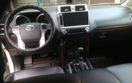 Toyota Land Cruiser Prado 150 рестайлинг 2, 2017 год, 4 550 000 рублей, 5 фотография