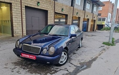 Mercedes-Benz E-Класс, 1999 год, 300 000 рублей, 1 фотография