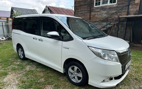 Toyota Esquire I, 2015 год, 1 450 000 рублей, 3 фотография