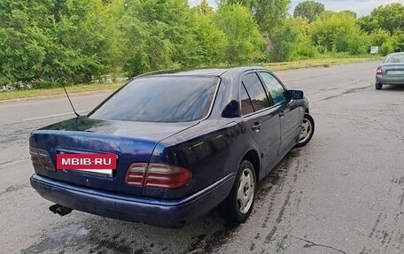 Mercedes-Benz E-Класс, 1999 год, 300 000 рублей, 4 фотография