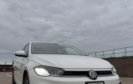 Volkswagen Polo VI (EU Market), 2022 год, 1 530 000 рублей, 2 фотография