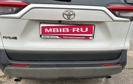 Toyota RAV4, 2022 год, 3 050 000 рублей, 2 фотография