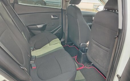 KIA Rio III рестайлинг, 2014 год, 597 000 рублей, 18 фотография