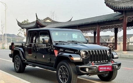 Jeep Gladiator, 2023 год, 9 730 000 рублей, 3 фотография