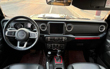 Jeep Gladiator, 2023 год, 9 730 000 рублей, 14 фотография