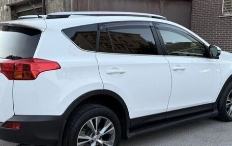 Toyota RAV4, 2014 год, 2 050 000 рублей, 2 фотография