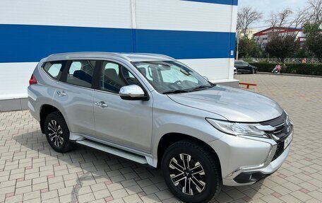Mitsubishi Pajero Sport III рестайлинг, 2018 год, 2 650 000 рублей, 2 фотография