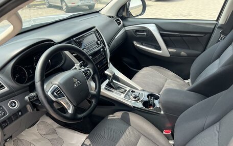 Mitsubishi Pajero Sport III рестайлинг, 2018 год, 2 650 000 рублей, 16 фотография