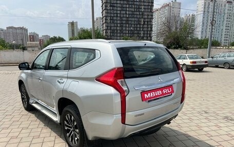 Mitsubishi Pajero Sport III рестайлинг, 2018 год, 2 650 000 рублей, 7 фотография