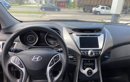 Hyundai Avante, 2011 год, 870 000 рублей, 7 фотография