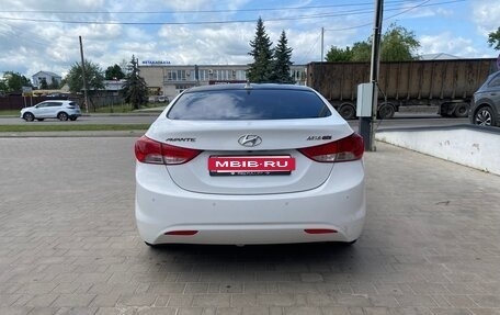 Hyundai Avante, 2011 год, 870 000 рублей, 3 фотография