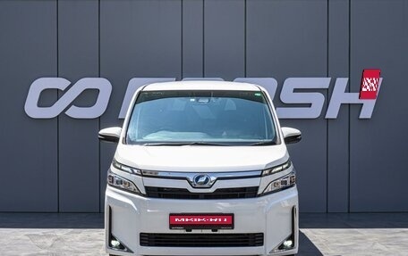 Toyota Voxy III, 2017 год, 2 250 000 рублей, 3 фотография
