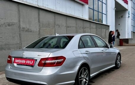 Mercedes-Benz E-Класс, 2012 год, 1 750 000 рублей, 2 фотография