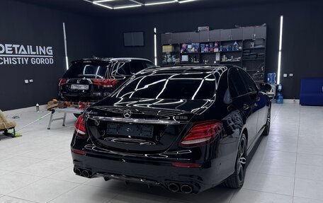 Mercedes-Benz E-Класс, 2017 год, 3 500 000 рублей, 4 фотография