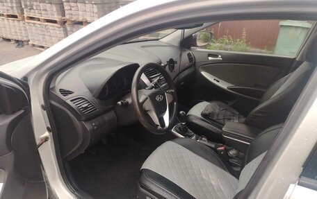 Hyundai Solaris II рестайлинг, 2012 год, 645 000 рублей, 14 фотография