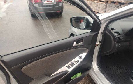 Hyundai Solaris II рестайлинг, 2012 год, 645 000 рублей, 13 фотография