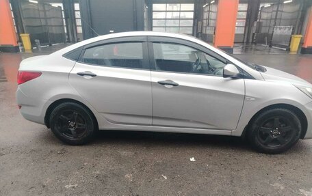 Hyundai Solaris II рестайлинг, 2012 год, 645 000 рублей, 15 фотография