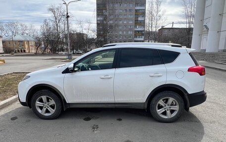 Toyota RAV4, 2013 год, 2 250 000 рублей, 3 фотография