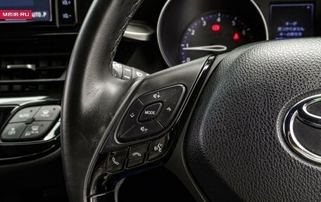Toyota C-HR I рестайлинг, 2019 год, 2 110 000 рублей, 14 фотография