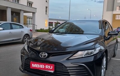 Toyota Camry, 2021 год, 2 350 000 рублей, 1 фотография