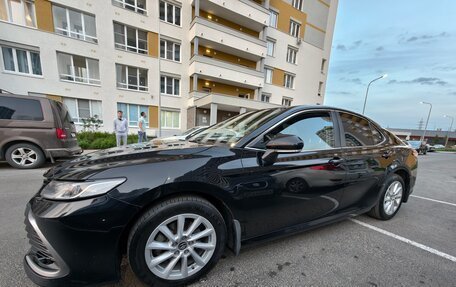 Toyota Camry, 2021 год, 2 350 000 рублей, 9 фотография