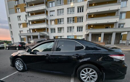 Toyota Camry, 2021 год, 2 350 000 рублей, 8 фотография