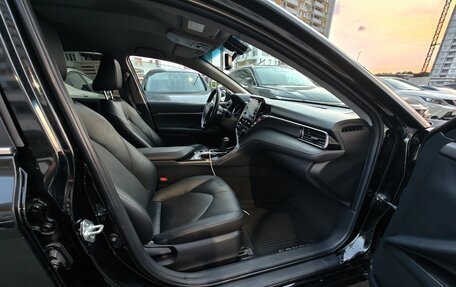 Toyota Camry, 2021 год, 2 350 000 рублей, 11 фотография