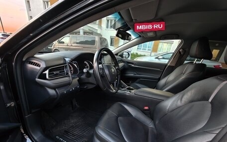 Toyota Camry, 2021 год, 2 350 000 рублей, 14 фотография