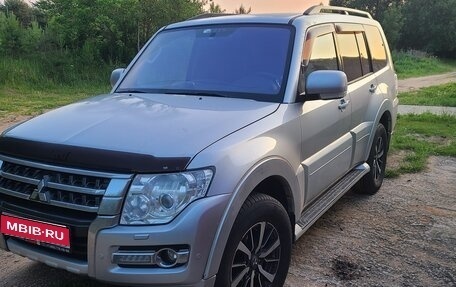 Mitsubishi Pajero IV, 2015 год, 2 550 000 рублей, 1 фотография