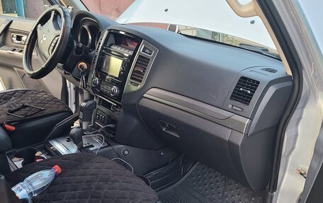 Mitsubishi Pajero IV, 2015 год, 2 550 000 рублей, 7 фотография