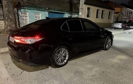 Toyota Camry, 2018 год, 2 650 000 рублей, 6 фотография