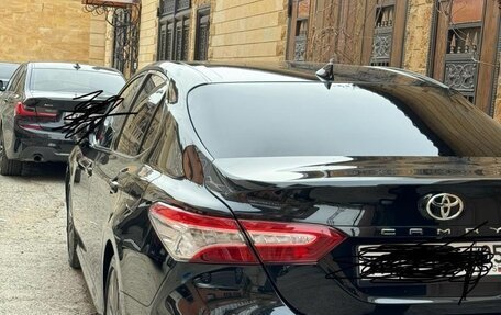 Toyota Camry, 2018 год, 2 650 000 рублей, 10 фотография