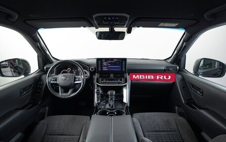 Toyota Land Cruiser, 2022 год, 8 990 000 рублей, 27 фотография