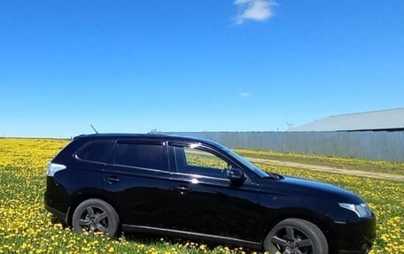 Mitsubishi Outlander III рестайлинг 3, 2013 год, 1 350 000 рублей, 4 фотография