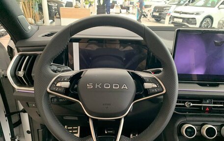 Skoda Kodiaq, 2025 год, 5 832 000 рублей, 8 фотография