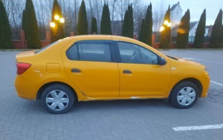 Renault Logan II, 2017 год, 365 000 рублей, 6 фотография
