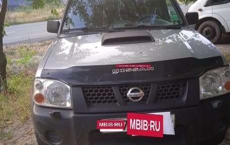 Nissan NP300, 2010 год, 1 250 000 рублей, 2 фотография