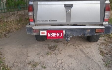 Nissan NP300, 2010 год, 1 250 000 рублей, 4 фотография