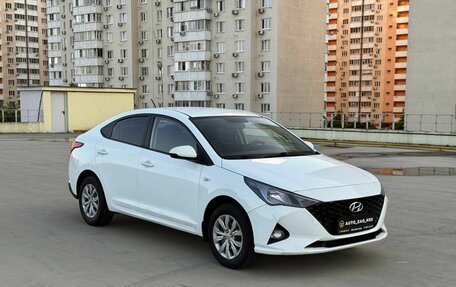 Hyundai Solaris II рестайлинг, 2020 год, 960 000 рублей, 1 фотография