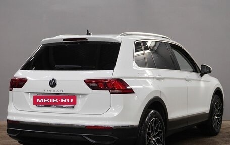Volkswagen Tiguan II, 2021 год, 2 450 000 рублей, 5 фотография