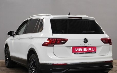 Volkswagen Tiguan II, 2021 год, 2 450 000 рублей, 7 фотография