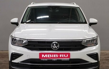 Volkswagen Tiguan II, 2021 год, 2 450 000 рублей, 2 фотография
