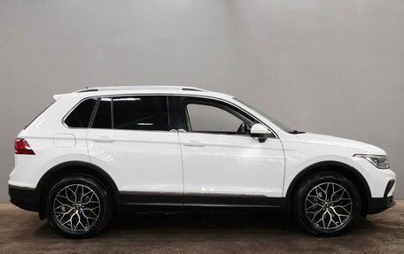 Volkswagen Tiguan II, 2021 год, 2 450 000 рублей, 8 фотография