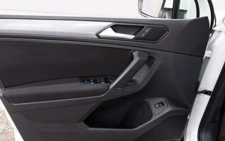 Volkswagen Tiguan II, 2021 год, 2 450 000 рублей, 14 фотография