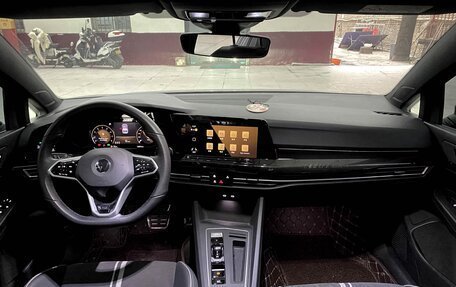 Volkswagen Golf VIII, 2022 год, 1 835 000 рублей, 13 фотография