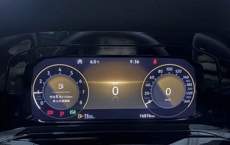 Volkswagen Golf VIII, 2022 год, 1 835 000 рублей, 15 фотография