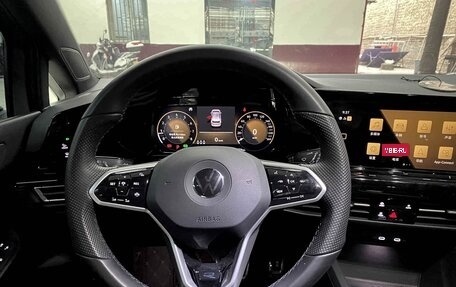 Volkswagen Golf VIII, 2022 год, 1 835 000 рублей, 14 фотография