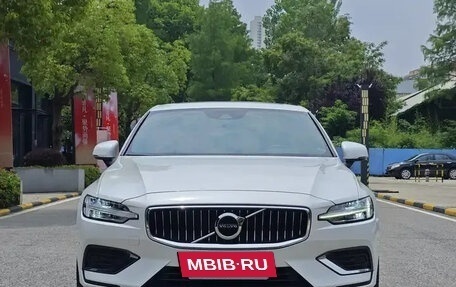 Volvo S60 III, 2022 год, 2 235 000 рублей, 3 фотография