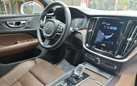 Volvo S60 III, 2022 год, 2 235 000 рублей, 9 фотография