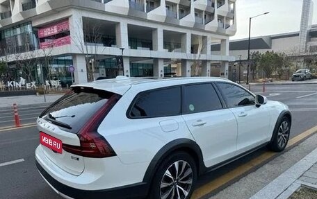 Volvo V90 Cross Country I рестайлинг, 2022 год, 4 500 000 рублей, 2 фотография